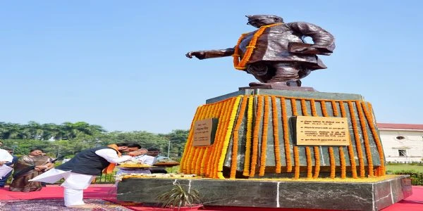 बिहार केसरी की जयंती: पटना में श्री कृष्ण सिंह कि आदमकद प्रतिमा पर माल्यार्पण कर उन्हें अपनी श्रद्धांजलि अर्पित की।