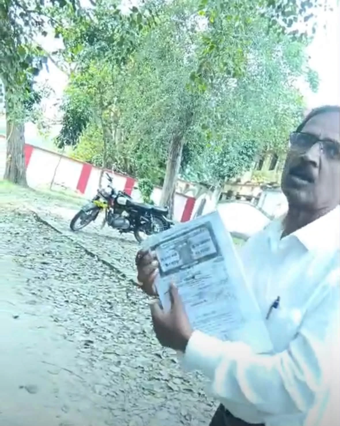 समस्तीपुर: दाखिल-खारिज के लिए रिश्वत मांगते राजस्व कर्मचारी का वीडियो वायरल, SDO ने दिए जांच के आदेश