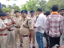 छपरा में सनसनी: 37 वर्षीय पुजारी की गोली मारकर हत्या, सड़क किनारे मिला शव