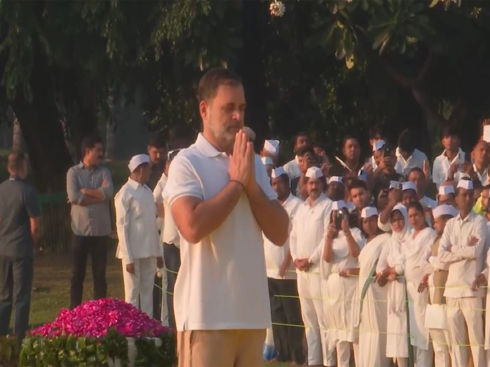 इंदिरा गांधी की 42वीं पुण्यतिथि: शक्ति स्थल पहुंचे राहुल गांधी और सोनिया गांधी, दी भावभीनी श्रद्धांजलि