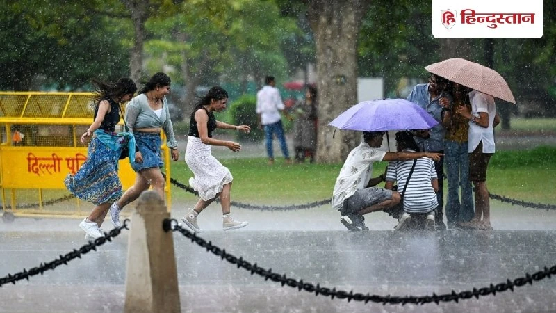 दिल्ली में 75 साल बाद अक्टूबर का सबसे ठंडा दिन, भारी बारिश ने बदला मौसम का मिजाज