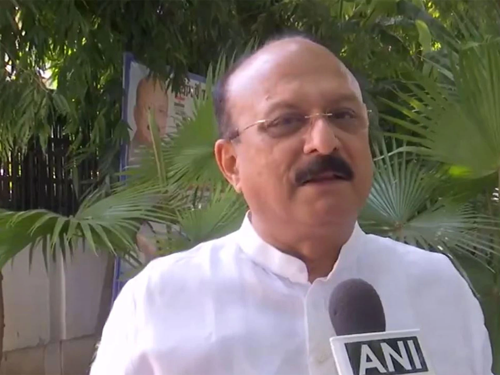न्यू सीमापुरी बिल्डिंग हादसा: गृह मंत्री आशीष सूद ने दिए मजिस्ट्रेट जांच के आदेश, दोषियों पर होगी सख्त कार्रवाई